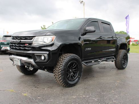 Used 2021 Chevrolet Colorado Z71 w/ Z71 Midnight Edition AWD/4WD image 12