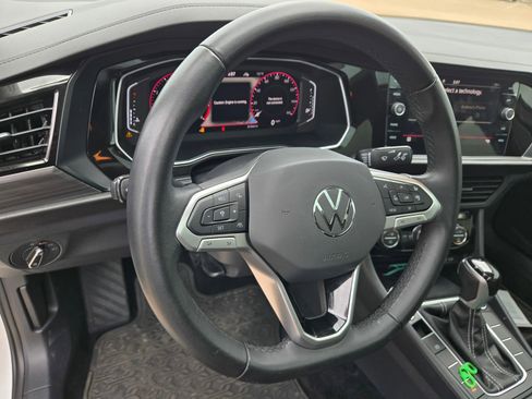 Used 2023 Volkswagen Jetta SEL FWD image 10