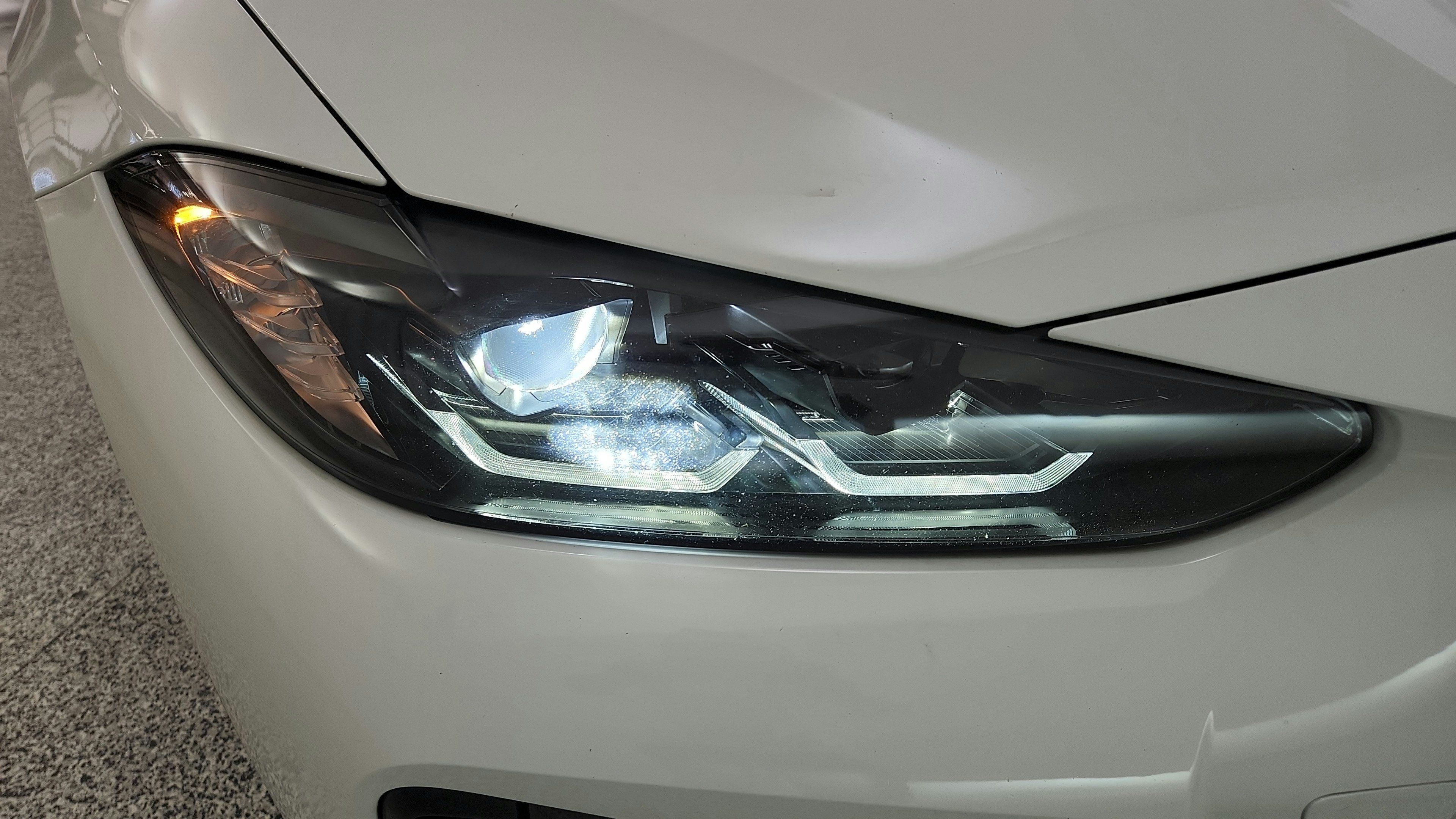 Used 2023 BMW i4 eDrive40 w/ M Sport Package RWD image 36