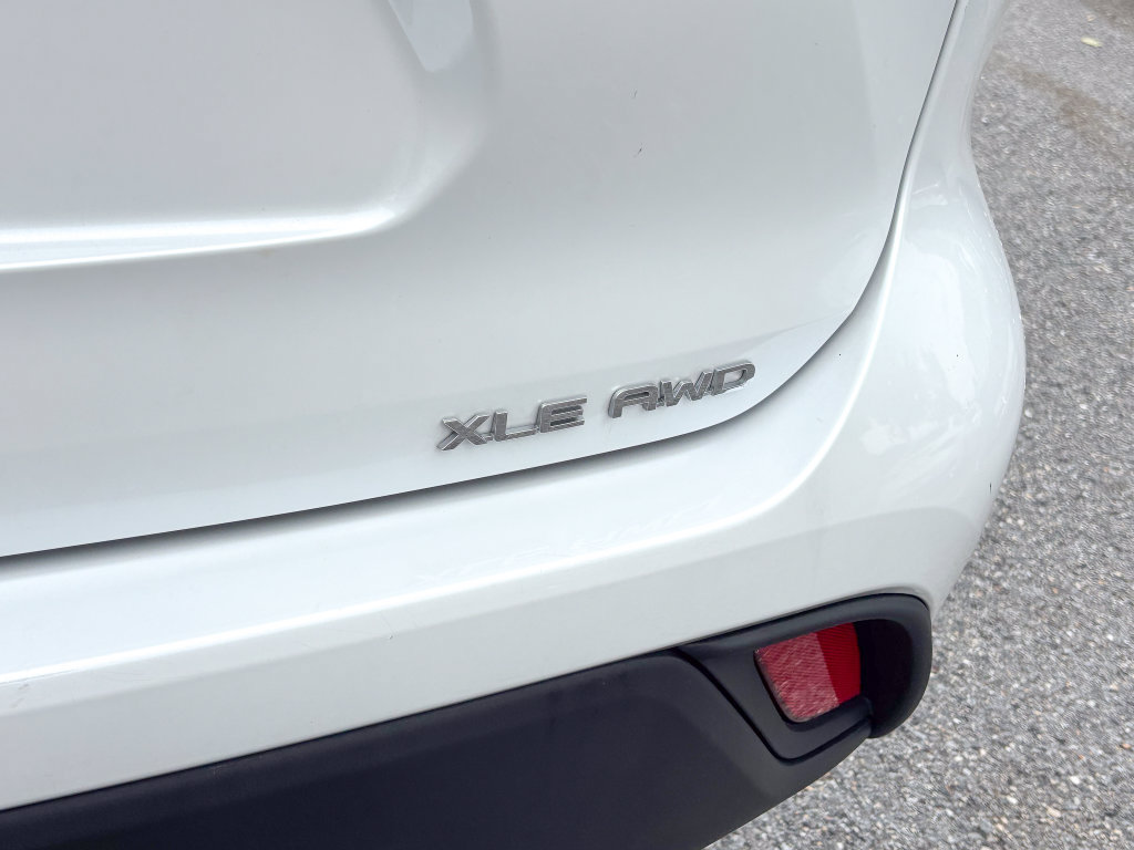 Used 2026 Toyota Highlander XLE AWD/4WD image 14