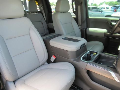 Used 2019 GMC Sierra 1500 SLT w/ SLT Premium Plus Package AWD/4WD image 9