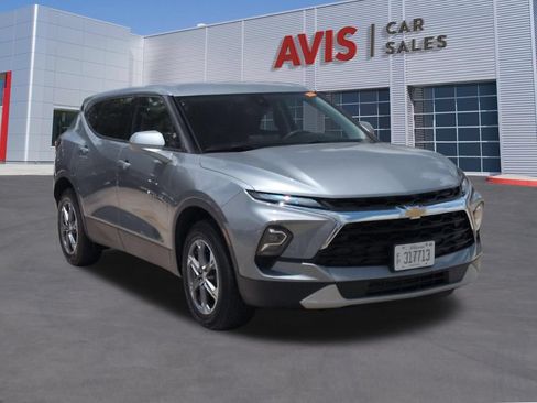 Used 2025 Chevrolet Blazer LT AWD/4WD image 3