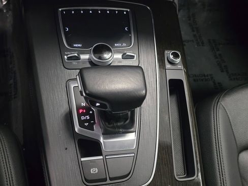 Used 2020 Audi Q5 e Prestige w/ Prestige Package image 17