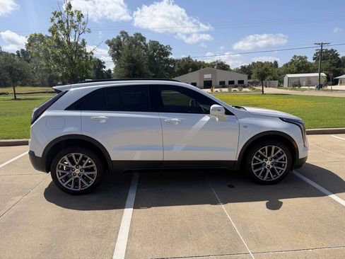 Used 2019 Cadillac XT4 Sport FWD image 2