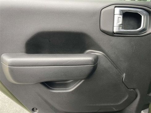 Used 2022 Jeep Wrangler Unlimited Sport image 28