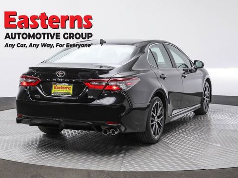 Used 2023 Toyota Camry SE image 5