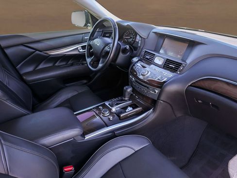 Used 2016 INFINITI Q70 L 3.7 w/ Deluxe Touring Package image 32