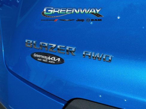 Used 2025 Chevrolet Blazer LT AWD/4WD image 13