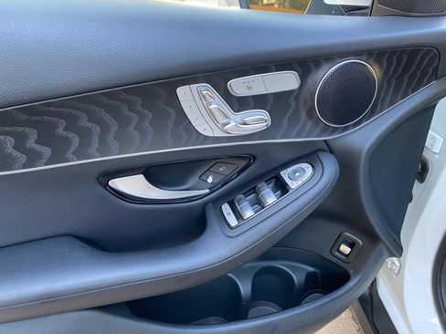 Used 2016 Mercedes-Benz GLC 300 w/ Premium Package image 24