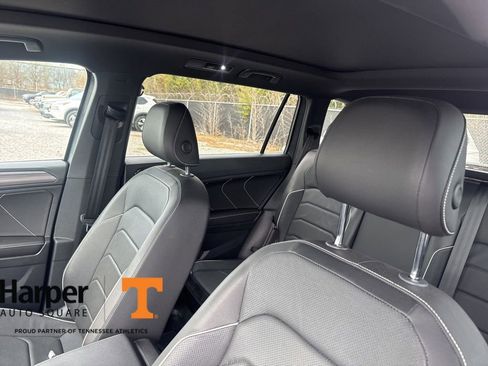 Used 2022 Volkswagen Tiguan SEL R-Line image 12
