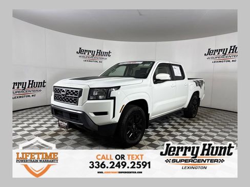 Used 2023 Nissan Frontier SV w/ Graphics Package AWD/4WD image 1
