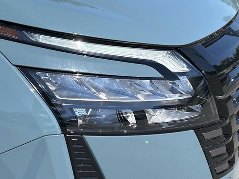 New 2026 Nissan Pathfinder Platinum w/ Lighting Package AWD/4WD image 10
