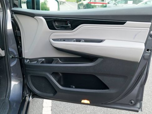 Used 2023 Honda Odyssey Touring image 35