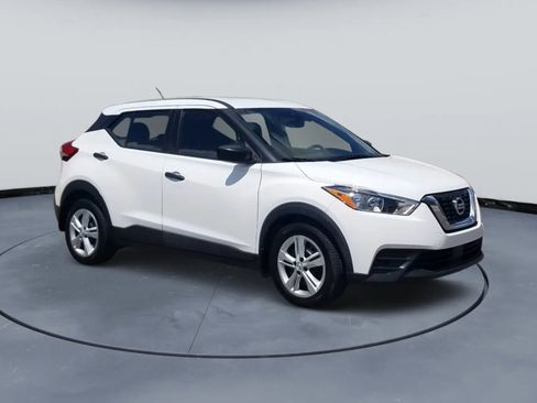 Used 2020 Nissan Kicks S FWD image 3