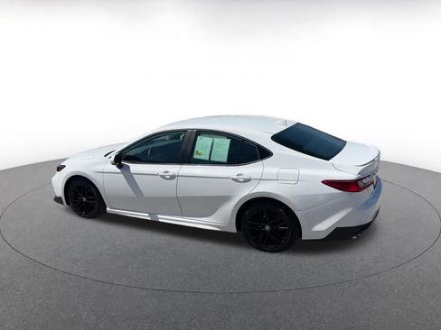 Used 2025 Toyota Camry SE image 10