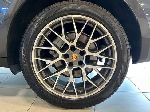 Used 2018 Porsche Macan S image 35