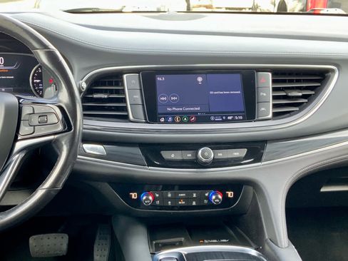 Used 2022 Buick Enclave Premium AWD/4WD image 42