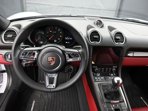 Certified 2025 Porsche 718 Boxster GTS image 18