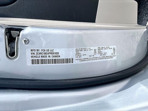 Used 2023 Chrysler Pacifica Touring-L FWD image 36