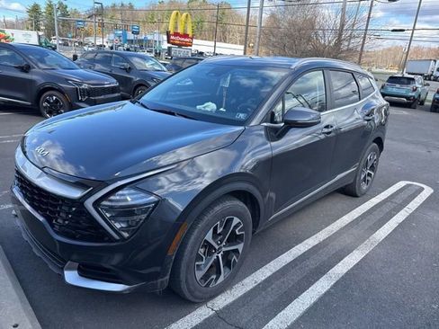 Certified 2024 Kia Sportage EX image 2