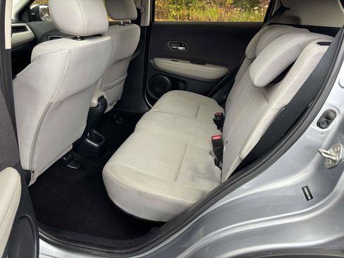 Used 2019 Honda HR-V LX image 11