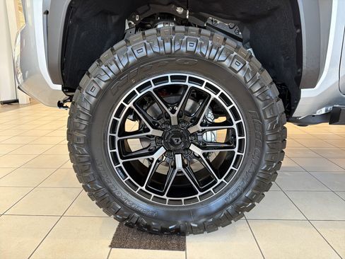 New 2025 Toyota Tacoma TRD Off-Road AWD/4WD image 10