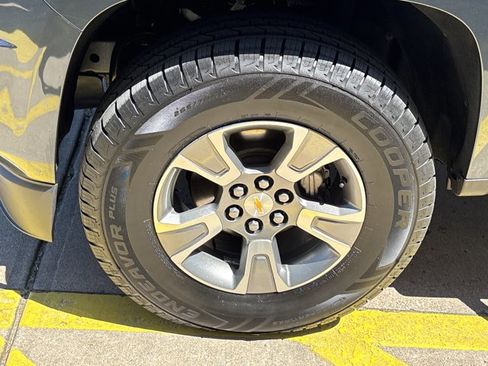 Used 2019 Chevrolet Colorado Z71 AWD/4WD image 11