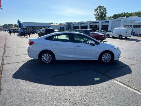 Used 2017 Chevrolet Cruze LS FWD image 2