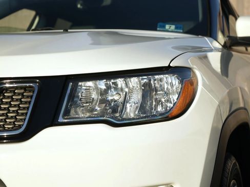 Used 2018 Jeep Compass Limited w/ Navigation Group image 9