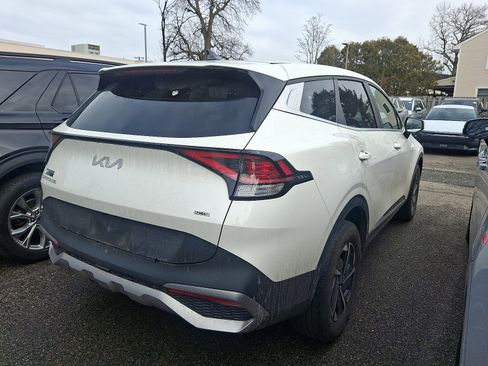 Certified 2023 Kia Sportage LX image 3