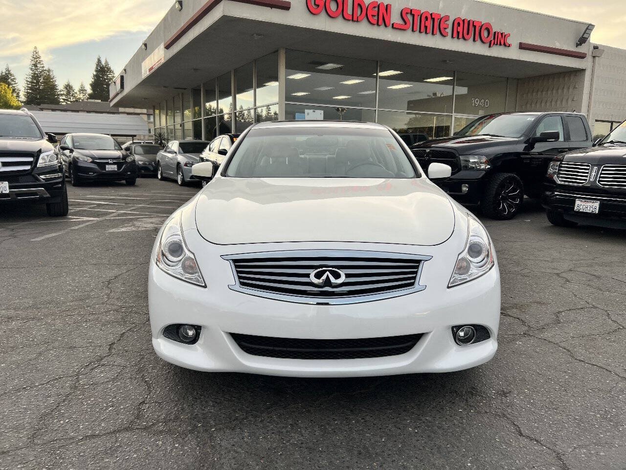 Used 2013 INFINITI G37 Journey w/ Premium Pkg RWD image 3