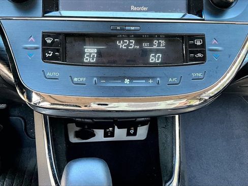 Used 2017 Toyota Avalon Touring FWD image 26