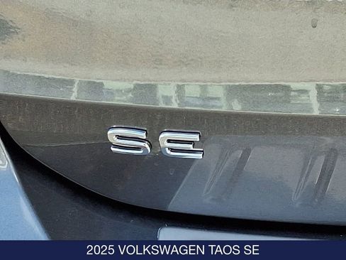 New 2025 Volkswagen Taos SE image 17