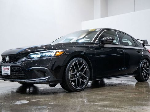 Used 2022 Honda Civic Sport Touring image 3