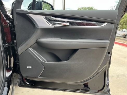Certified 2025 Cadillac XT6 Premium Luxury image 35