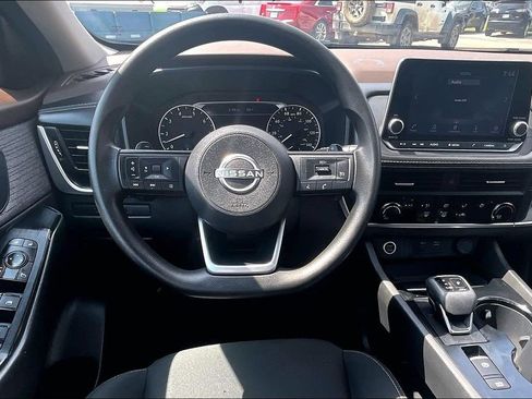 Used 2023 Nissan Rogue S AWD/4WD image 5