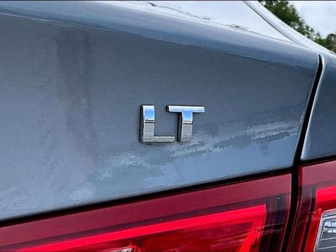 Used 2024 Chevrolet Malibu LT FWD image 23