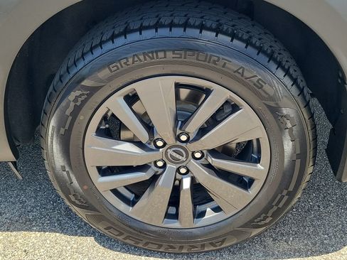 Used 2022 Nissan Pathfinder SV AWD/4WD image 8