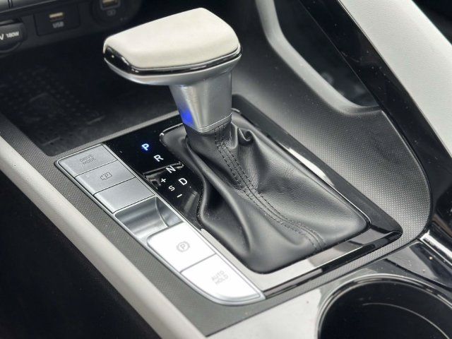 Used 2021 Hyundai Elantra Limited FWD image 23