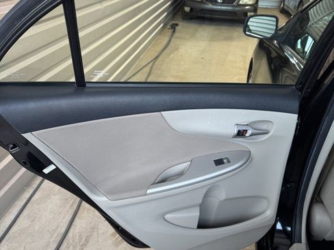 Used 2013 Toyota Corolla LE image 7