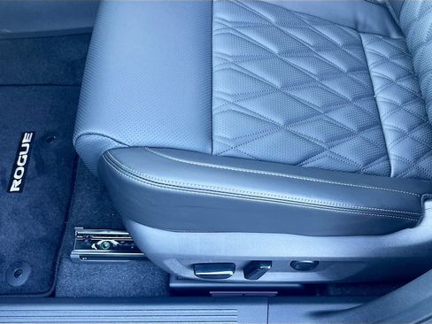 New 2026 Nissan Rogue Platinum image 20