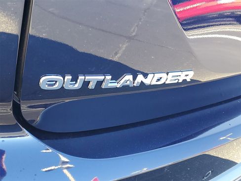 New 2025 Mitsubishi Outlander SE image 27