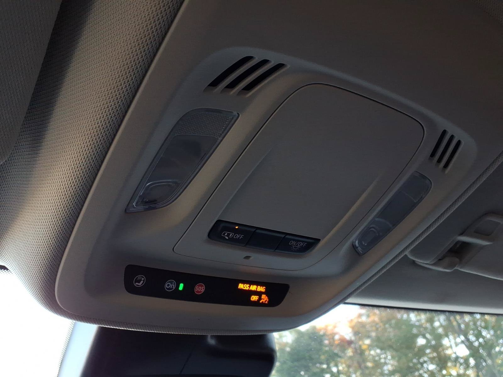Used 2023 Buick Envision Essence AWD/4WD image 22