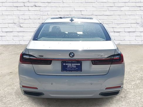 Used 2021 BMW 750i xDrive w/ Executive Package image 4