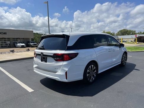 Used 2025 Honda Odyssey Elite image 3