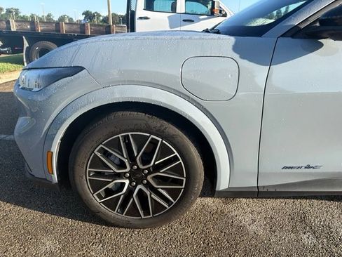 Used 2025 Ford Mustang Mach-E Premium RWD image 10