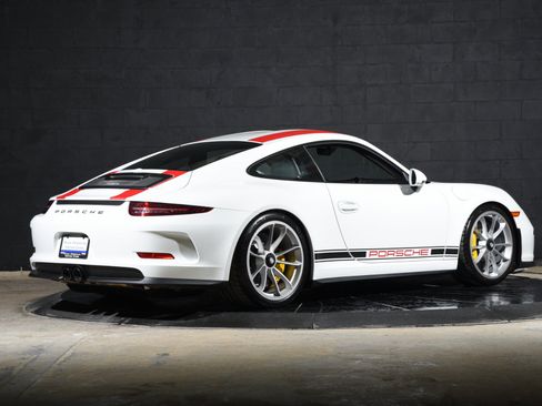 Used 2016 Porsche 911 R RWD image 18