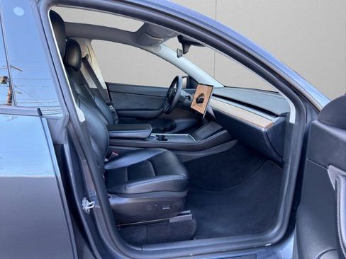 Used 2022 Tesla Model Y Performance image 13