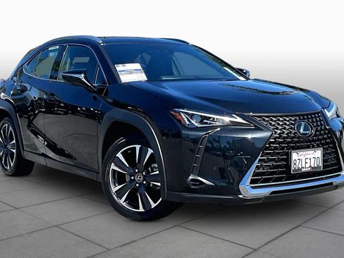Used 2022 Lexus UX 200 w/ Accessory Package (Z1) FWD image 2