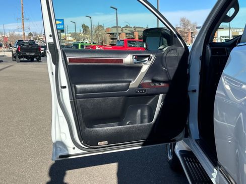 Used 2018 Lexus GX 460 image 10